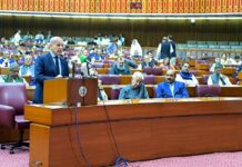PM calls King of Bahrain to convey Eid greetings