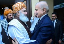 د لند مهاله صدر سيد يوسف رضا ګيلاني په واشك سيمه كښې ترافيكي پيښه كښې د قيمتي ځانونو په زيان د افسوس څرګندونه