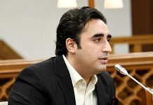 انوارالحق كاكړ د هېواد نګران وزيراعظم په حېث سوګند پورته كړو٬صدر مملكت ډاكټر عارف علوي سوګند واخست