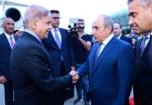 لنډ مهاله وزيراعظم انوار الحق كاكړ به نن(د زيارت په ورځ)په امريكا كښې مصروف ورځ تيروي٬د امريكې كمپنو مشرانو سره به ملاقاتونه كوي