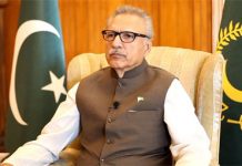 د سينيټ چیئرمین صادق سنجرانی د کورونا وائرس ښکار سېنېټر مولا بخش چانډیو سره تليفي فوني تماس