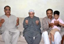 بهر هېوادونو كښې مېشته پاكستانيان دې د خپلې پوهې او سرمايه كارۍ د لارې د خپلو سيمو حالات پياوړې كړي۔ د صدر مملكت پلاوي سره خبرې