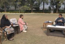 د وزيراعظم عمران خان په مشرۍ كښې د حكومتي معاشي ډلې غونډه