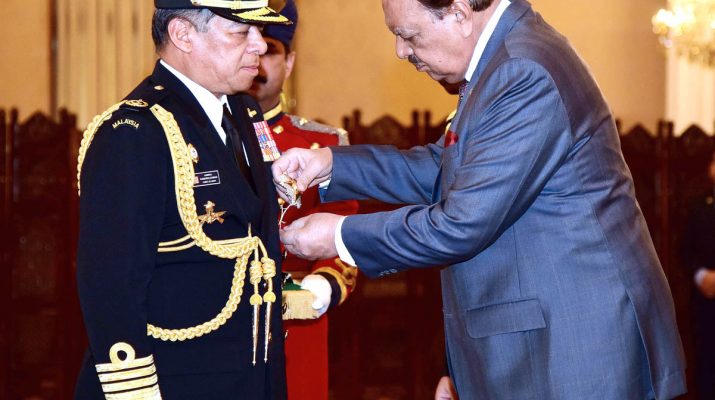 Commander Royal Navy of Oman visits NHQ