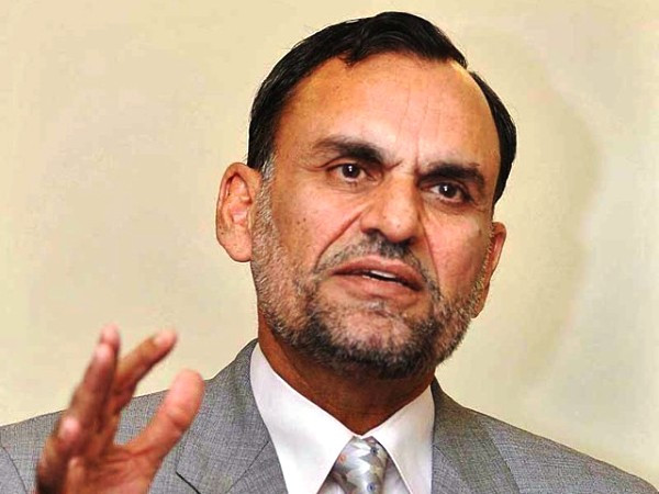 وفاقی وزیر سائنس و ٹیکنالوجی محمد اعظم سواتی اپنڑا استعفیٰ وزیراعظم کوں پیش کرڈتے