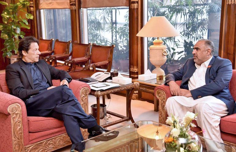 وزیراعظم عمران خان نال سپیکر قومی اسمبلی اسد قیصر دی ملاقات