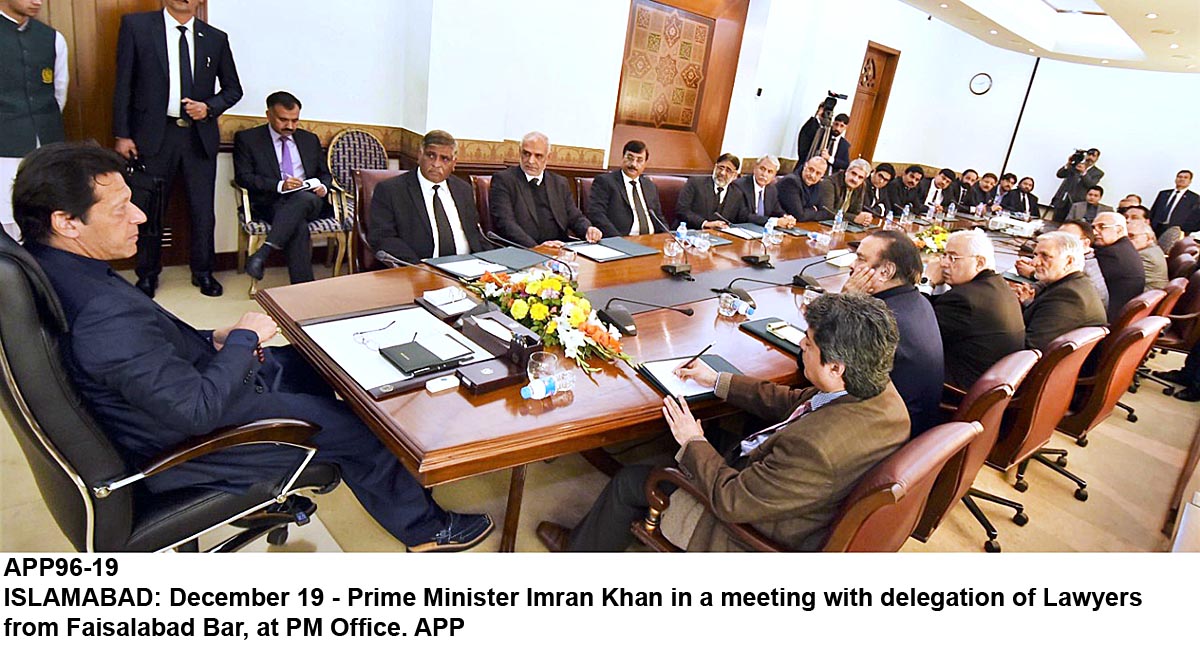 عوام کوں انصاف ڈیونڑ پی ٹی آئی حکومت دے منشور دا حصہ اے،وزیراعظم عمران خان دی فیصل آباد باردے وفد نال گالھ مہاڑ