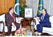 پاکستان تے بنگلہ دیش وچال برادرانہ تعلقات ہن ،ڈوہیں ملکاں کوں پچھلیاں گالھیں بھلا کراہیں اگی تے ودھنڑاں ہوسی ،صدر مملکت ممنون حسین دی بنگلہ دیش سانگے نامزد سفیر رفیع الزماں صدیقی نال ملا قات اچ گالھ مہاڑ