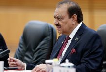 غیرملکی سرمایہ کاراں کوں پاکستان اچ سرمایہ کاری دے ودھ سارے موقع توں ودھ فائدہ چاونڑاں چاہیدے پاکستان دے ترکی نال برادرانہ تعلقات ہن،ڈوہیں ملک ہر اوکھے ویلھے ہک بئے دا ساتھ ڈتا ، صدر مملکت ممنون حسین دی ترک سرمایہ کار اںدے وفد نال ملاقات اچ گالھ مہاڑ